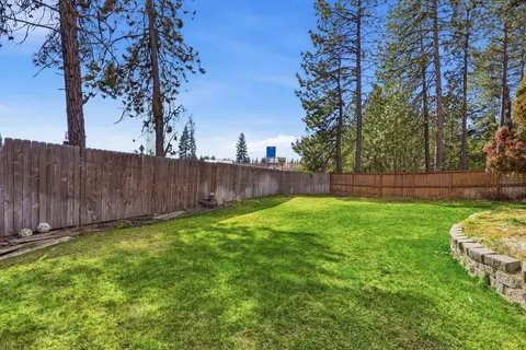Exterior - 1122 E Bedivere Dr, Spokane, WA 99218 photo 3 of 3