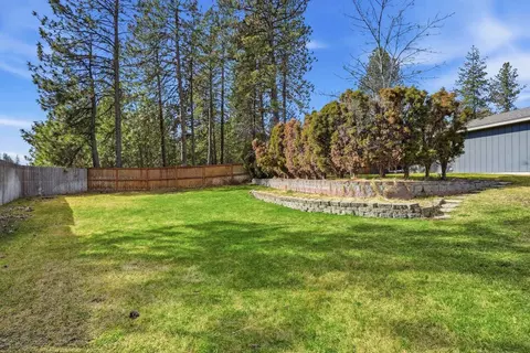 Exterior - 1122 E Bedivere Dr, Spokane, WA 99218 photo 2 of 3