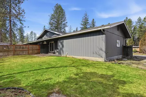 Exterior - 1122 E Bedivere Dr, Spokane, WA 99218 photo 1 of 3