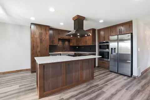 Kitchen - 1122 E Bedivere Dr, Spokane, WA 99218 photo 2 of 5