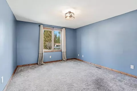 Bedroom - 1122 E Bedivere Dr, Spokane, WA 99218 photo 3 of 5