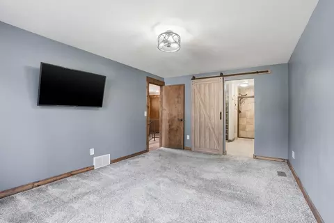 Bedroom - 1122 E Bedivere Dr, Spokane, WA 99218 photo 1 of 5