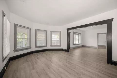 Living - 2907 E Jackson Ave, Spokane, WA 99207 photo 3 of 9