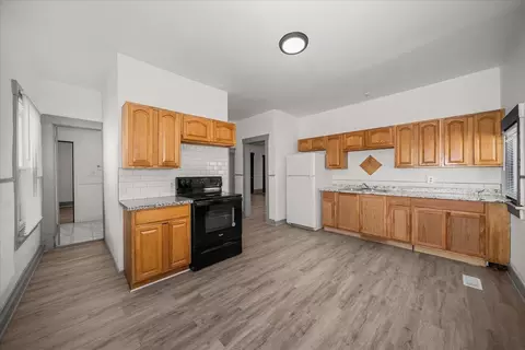 Kitchen - 2907 E Jackson Ave, Spokane, WA 99207 photo 1 of 4