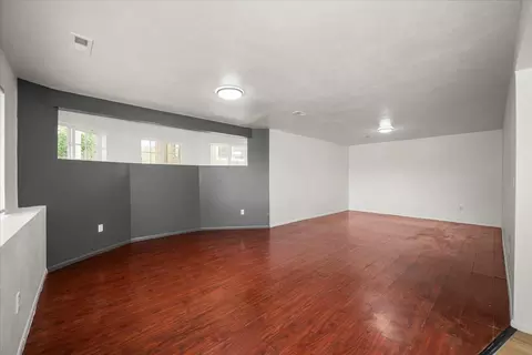 Living - 2907 E Jackson Ave, Spokane, WA 99207 photo 7 of 9