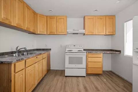 Kitchen - 2907 E Jackson Ave, Spokane, WA 99207 photo 3 of 4