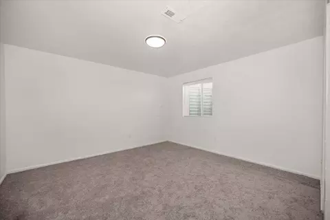 Bedroom - 2907 E Jackson Ave, Spokane, WA 99207 photo 3 of 5