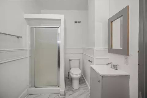 Bath - 2907 E Jackson Ave, Spokane, WA 99207 photo 2 of 3
