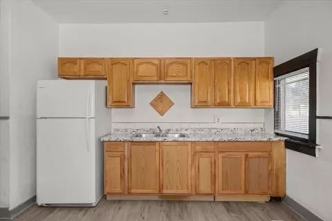 Kitchen - 2907 E Jackson Ave, Spokane, WA 99207 photo 2 of 4