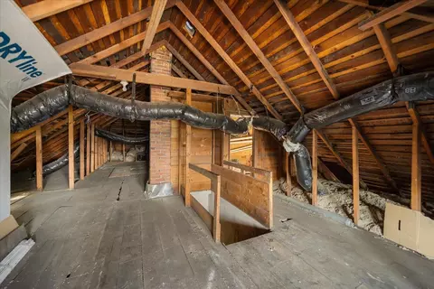 Entry Way - 2907 E Jackson Ave, Spokane, WA 99207 photo 3 of 3