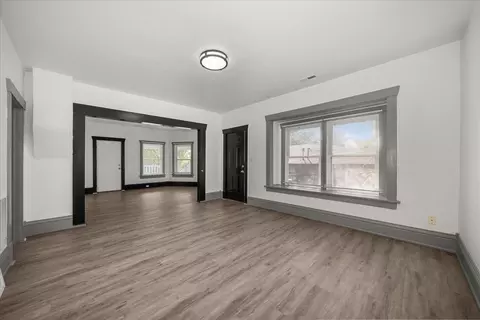 Living - 2907 E Jackson Ave, Spokane, WA 99207 photo 2 of 9
