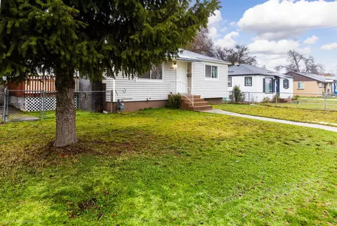 Exterior - 2203 E Marshall Ave, Spokane, WA 99207 photo 11 of 11