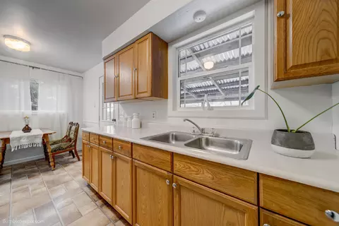 Kitchen - 2203 E Marshall Ave, Spokane, WA 99207 photo 3 of 4