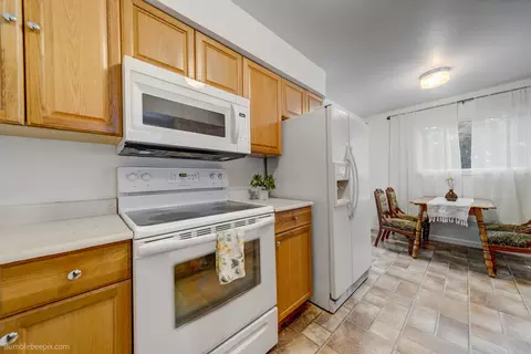Kitchen - 2203 E Marshall Ave, Spokane, WA 99207 photo 4 of 4