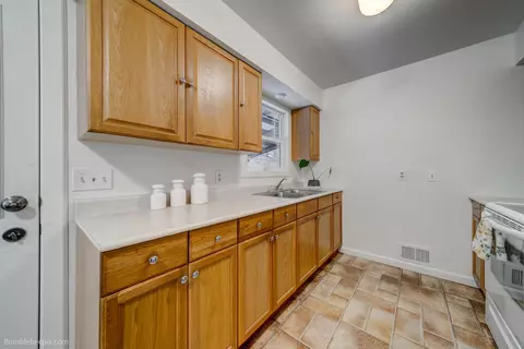 Kitchen - 2203 E Marshall Ave, Spokane, WA 99207 photo 1 of 4