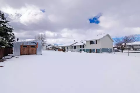 4806 N Haye St, Newman Lake, WA 99025