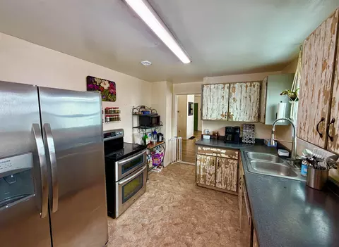 Kitchen - 804 E 38th Ave, Spokane, WA 99203 photo 6 of 6