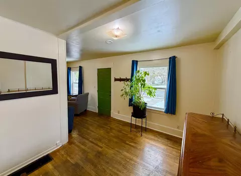 Entry Way - 804 E 38th Ave, Spokane, WA 99203 photo 1 of 2