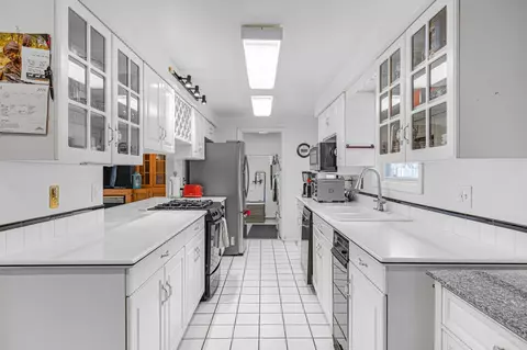 Kitchen - 11118 E Fairview Ave, Spokane Valley, WA 99206 photo 1 of 3