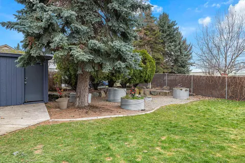 Exterior - 11118 E Fairview Ave, Spokane Valley, WA 99206 photo 8 of 10