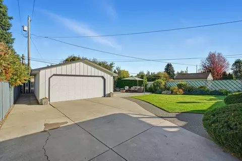 Exterior - 2803 E 39th Ave, Spokane, WA 99223 photo 5 of 6