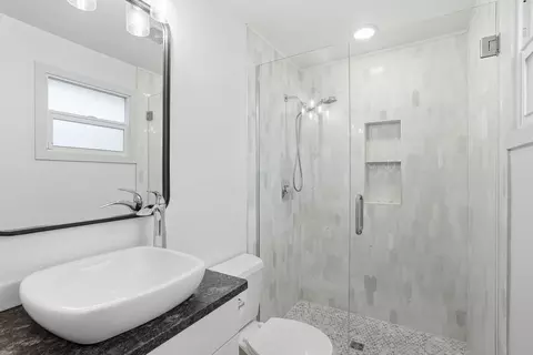 Bath - 2803 E 39th Ave, Spokane, WA 99223 photo 1 of 3