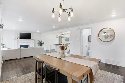 Dining - 2803 E 39th Ave, Spokane, WA 99223 photo 2 of 2