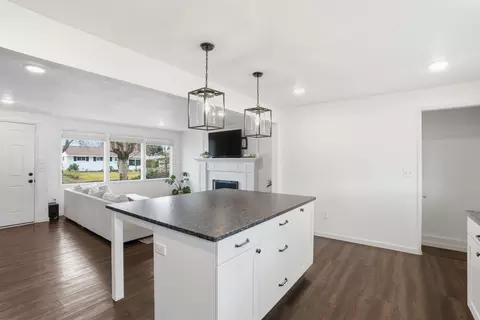 Kitchen - 2803 E 39th Ave, Spokane, WA 99223 photo 4 of 4