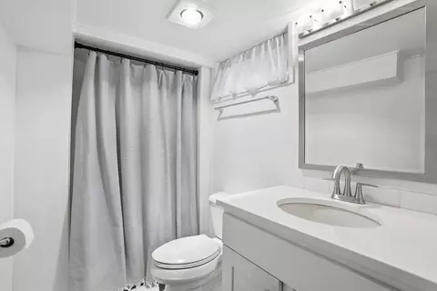 Bath - 2803 E 39th Ave, Spokane, WA 99223 photo 3 of 3