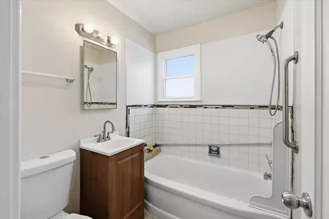 Bath - 718 E Queen Ave, Spokane, WA 99207 photo 1 of 1