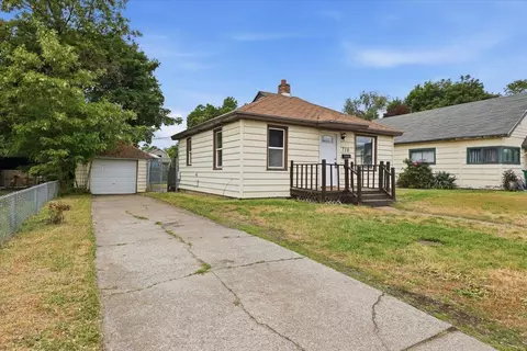 Exterior - 718 E Queen Ave, Spokane, WA 99207 photo 2 of 5