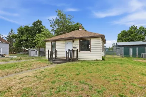 Exterior - 718 E Queen Ave, Spokane, WA 99207 photo 1 of 5