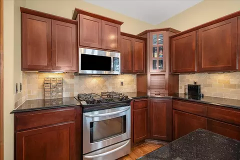 Kitchen - 7303 E Bigelow Gulch Rd, Spokane, WA 99217 photo 4 of 4