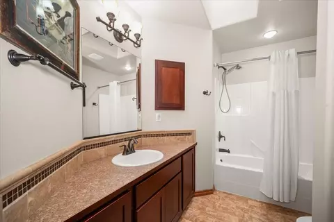 Bath - 7303 E Bigelow Gulch Rd, Spokane, WA 99217 photo 4 of 5