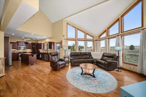 Living - 7303 E Bigelow Gulch Rd, Spokane, WA 99217 photo 1 of 4