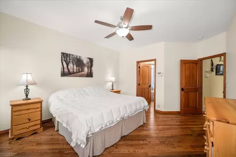 Bedroom - 7303 E Bigelow Gulch Rd, Spokane, WA 99217 photo 1 of 5