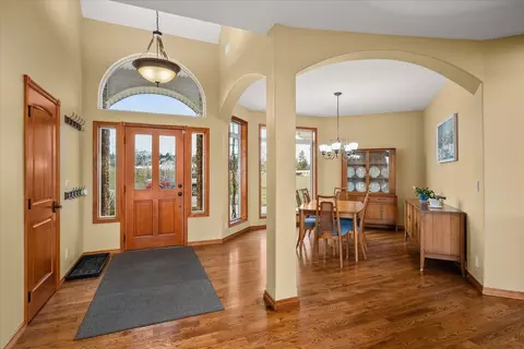 Entry Way - 7303 E Bigelow Gulch Rd, Spokane, WA 99217 photo 1 of 5
