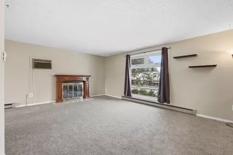 Living - 11516 E 37th Ave, Spokane Valley, WA 99206 photo 2 of 6