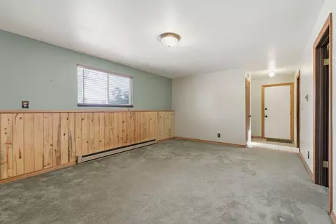 Living - 11516 E 37th Ave, Spokane Valley, WA 99206 photo 6 of 6