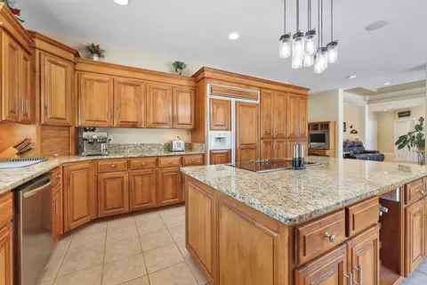 Kitchen - 6919 E Spangle-waverly Rd, Spangle, WA 99031 photo 3 of 4