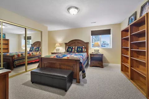 Bedroom - 6919 E Spangle-waverly Rd, Spangle, WA 99031 photo 4 of 4