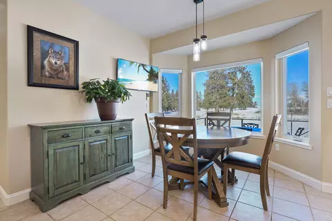 Dining - 6919 E Spangle-waverly Rd, Spangle, WA 99031 photo 1 of 2