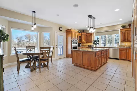 Kitchen - 6919 E Spangle-waverly Rd, Spangle, WA 99031 photo 4 of 4