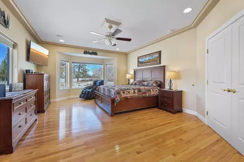 Bedroom - 6919 E Spangle-waverly Rd, Spangle, WA 99031 photo 2 of 4