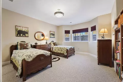 Bedroom - 6919 E Spangle-waverly Rd, Spangle, WA 99031 photo 3 of 4