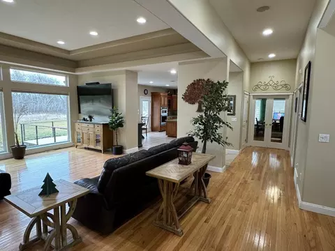 Entry Way - 6919 E Spangle-waverly Rd, Spangle, WA 99031 photo 2 of 6