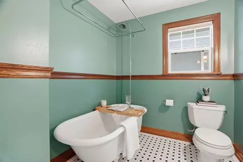 Bath - 1314 E 17th Ave, Spokane, WA 99203 photo 2 of 2