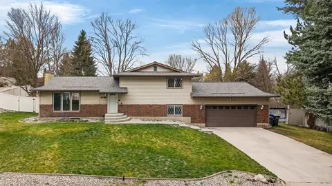2707 E Player Dr, Spokane, WA 99223