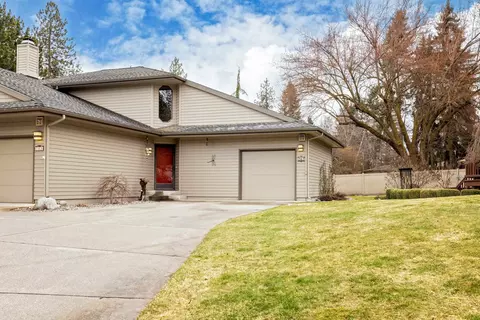 707 W Briar Cliff Ct, Spokane, WA 99218