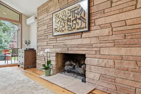 Living - 1704 E 35th Ave, Spokane, WA 99203 photo 5 of 7
